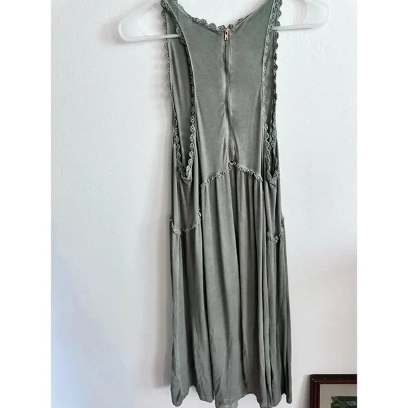POL Olive Knit Sleeveless Scoop Neck Back Zipper Dress Size Large - Picture 3 of 7